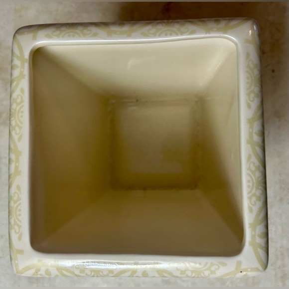 Edible Arrangements heart vase. 4.75”x5.25” - Picture 8 of 8